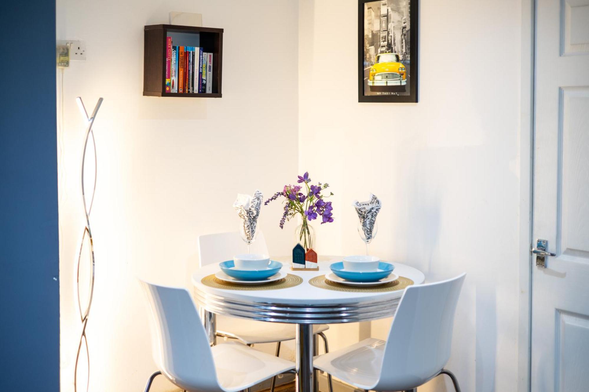 Exclusive Apartment - Close To Centre, Contactless Entry, Free Parking, Wifi & Netflix Leeds  Exterior photo