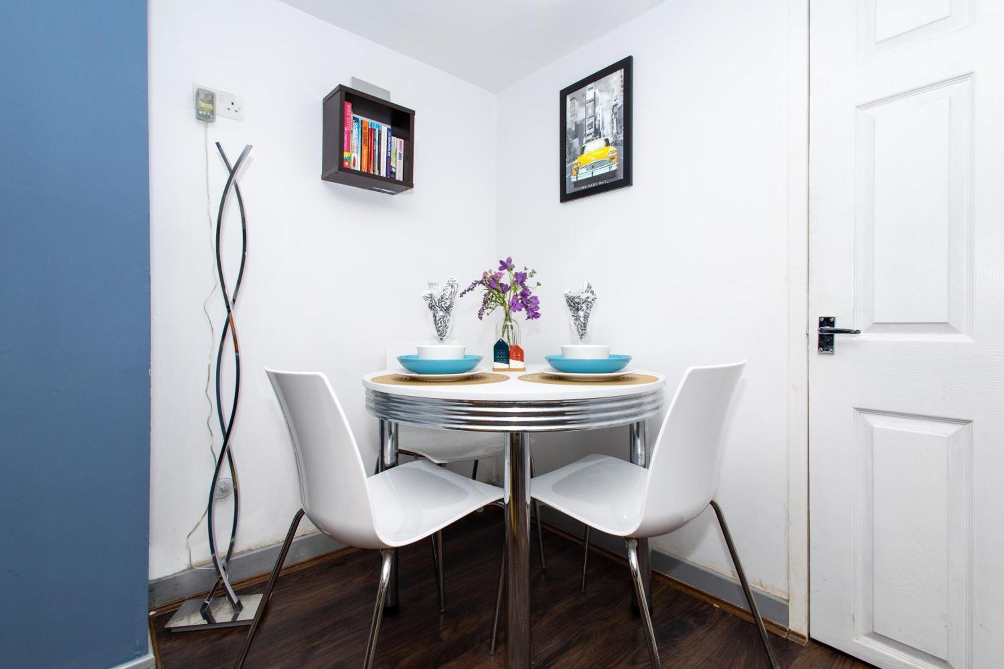 Exclusive Apartment - Close To Centre, Contactless Entry, Free Parking, Wifi & Netflix Leeds  Exterior photo