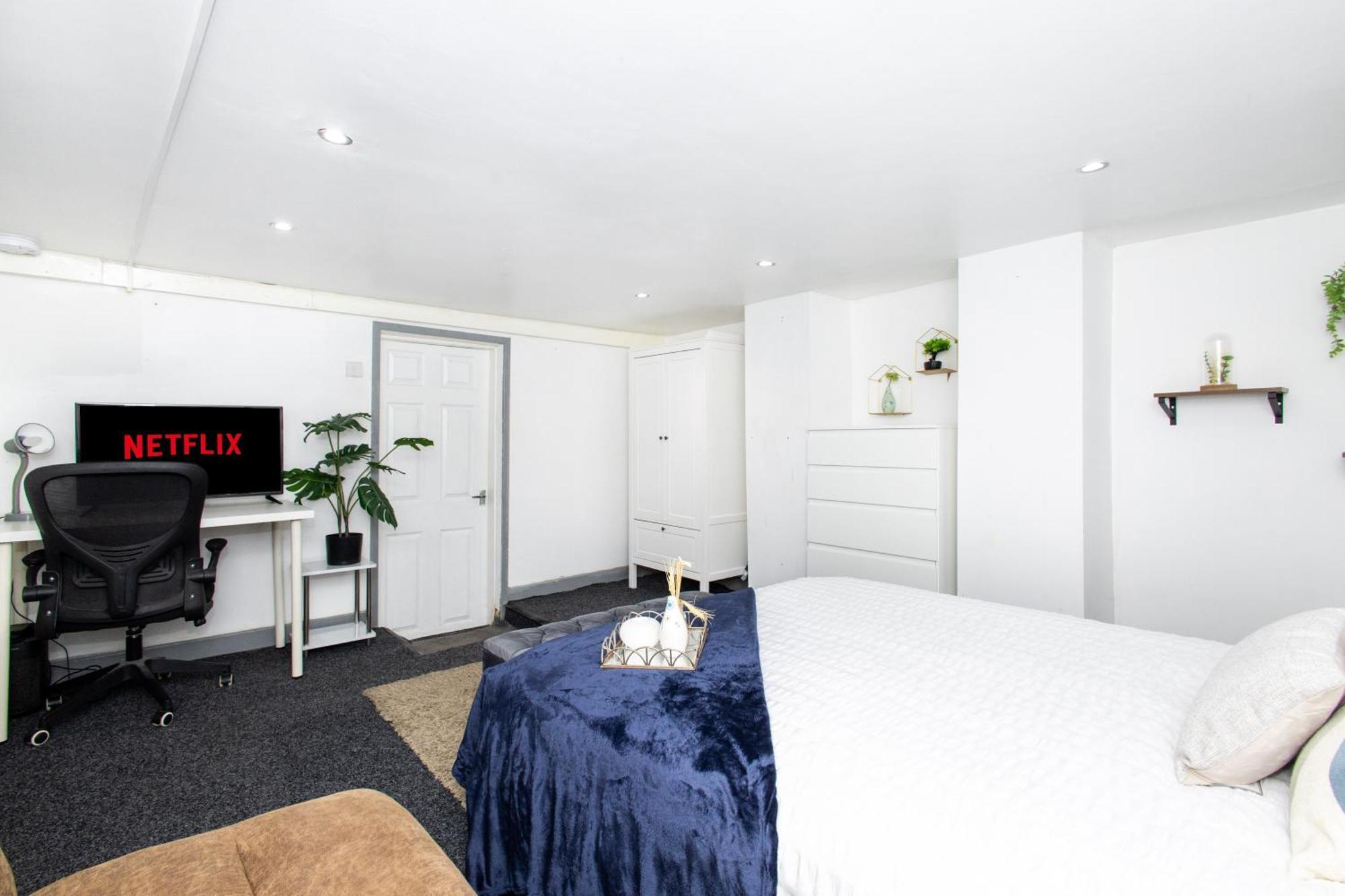 Exclusive Apartment - Close To Centre, Contactless Entry, Free Parking, Wifi & Netflix Leeds  Exterior photo